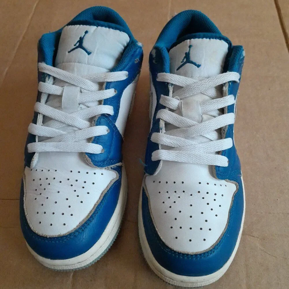 Air Jordan 1 SE Blue and White FN9137-141 Low Top Lace up Sneakers Size 5Y